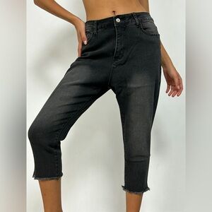 Raw Hem Capris Jeans